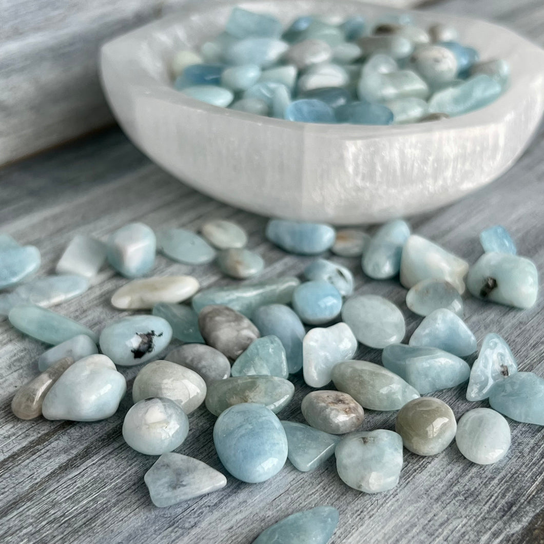 Aquamarine Tumbled (xsm) x4 Pocket Stone specimen