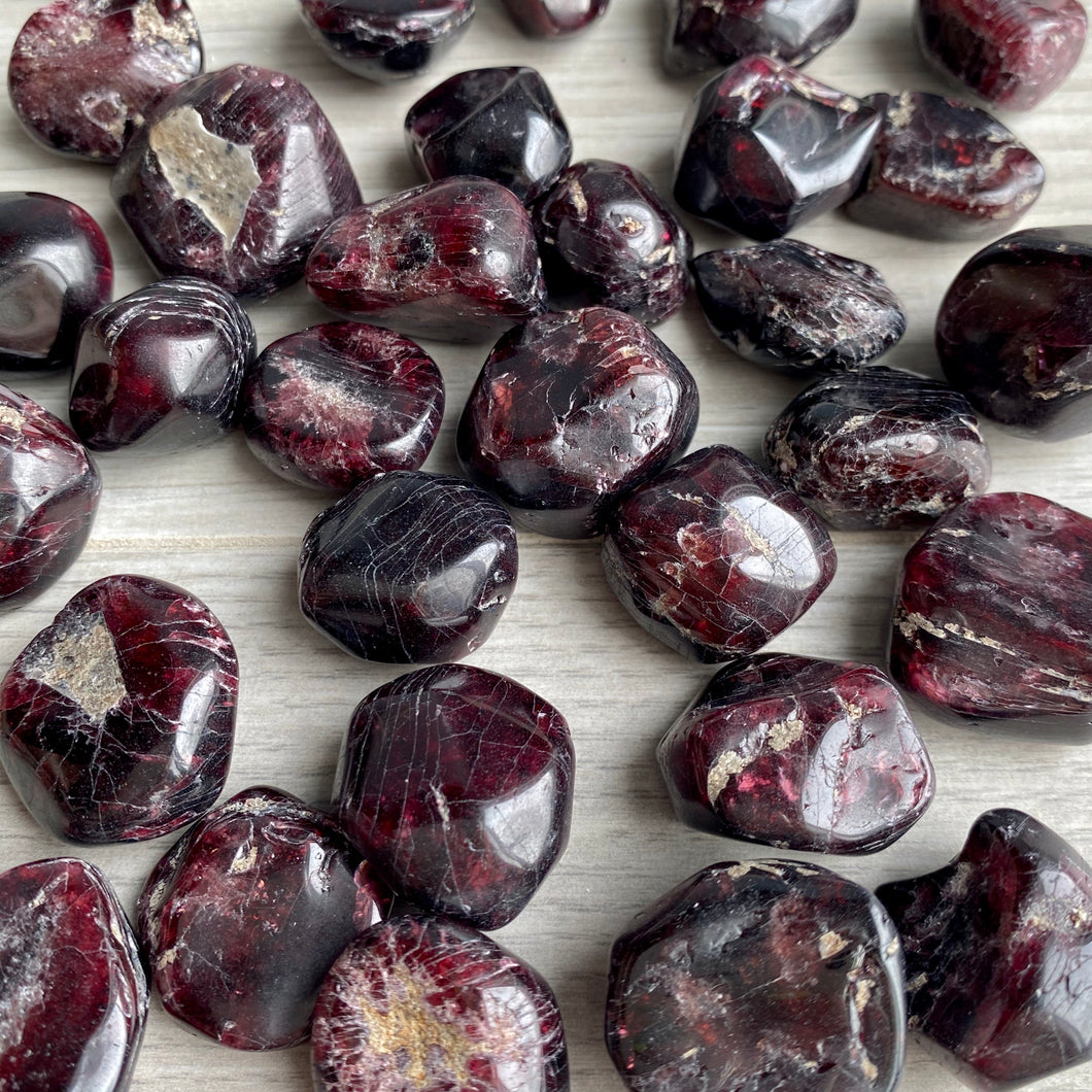 Garnet Tumbled Pocket Stone Crystal Specimen (sm)