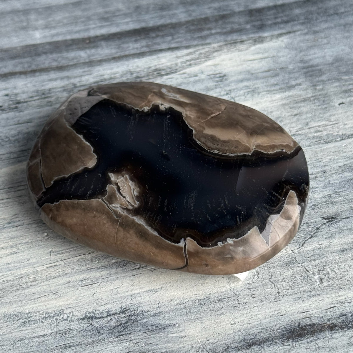 Volcano Agate UV Reactive Palm Stone Crystal Specimen – Wholehearted Crystal Creations