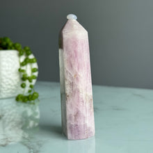 Kunzite Tower Specimen (124)