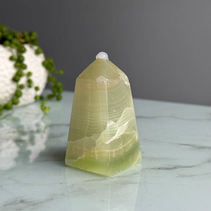 Green (Fingerprint) Calcite specimen Tower