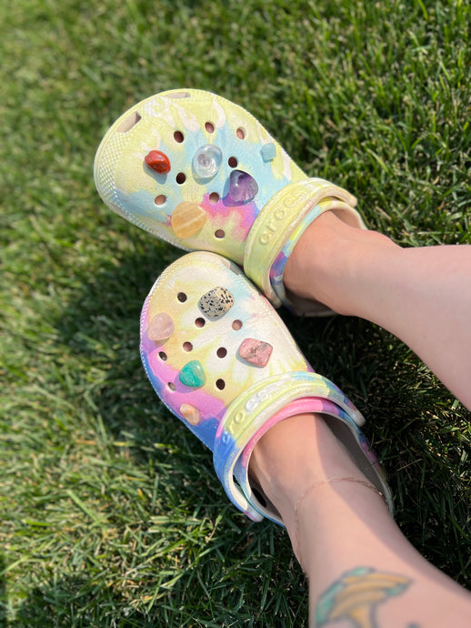 Croc charms (mystery crystal)