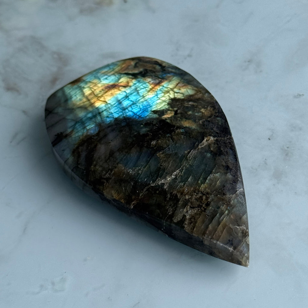 Labradorite freeform specimen — close-up of blue-gold flash