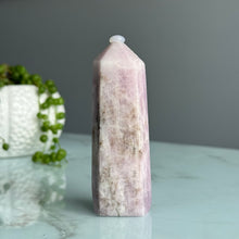 Kunzite Tower Specimen (124)