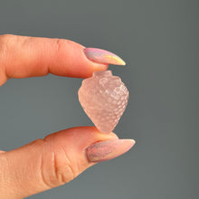 Mini Rose Quartz Strawberry Carving (RQS12)
