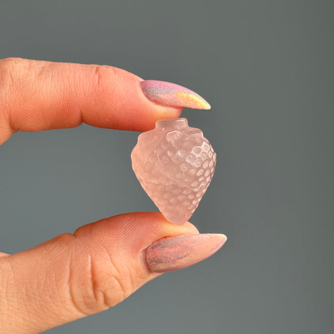 Mini Rose Quartz Strawberry Carving (RQS12)