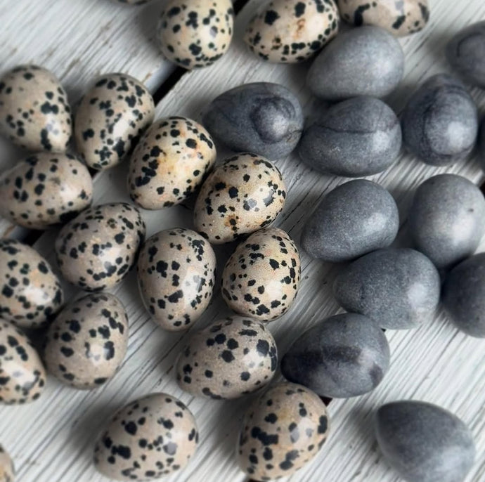 Mini Egg Carving Specimen