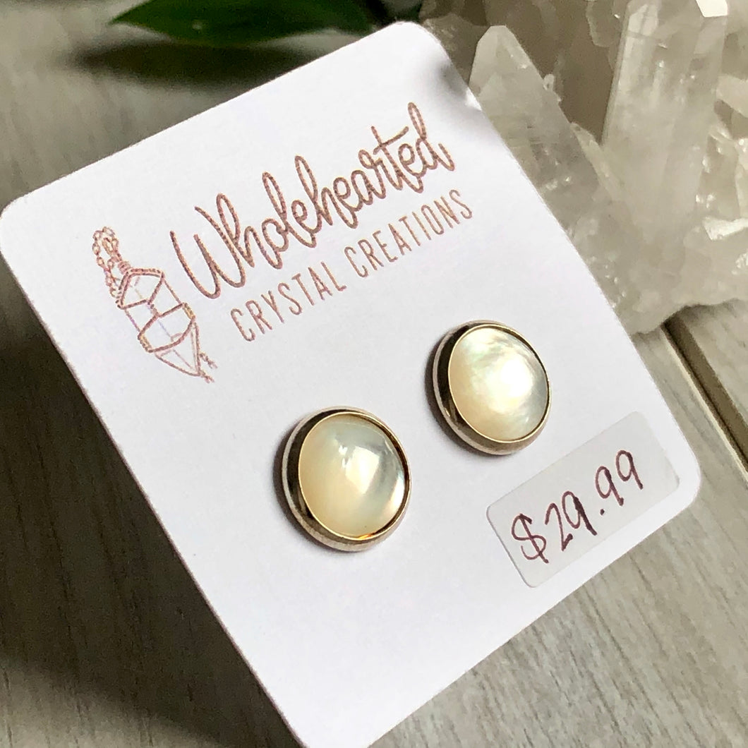 Mother of Pearl Stud Earrings | Silver | 10mm (002)