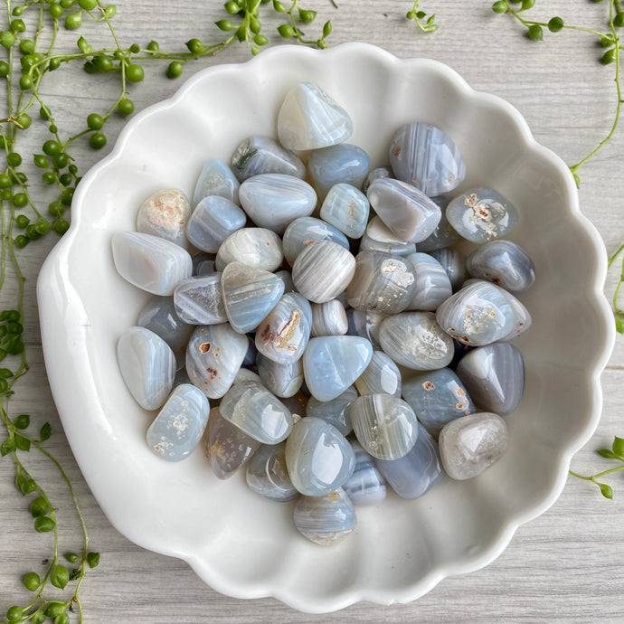 Grey Agate Tumbled Pocket Stone Crystal Specimen