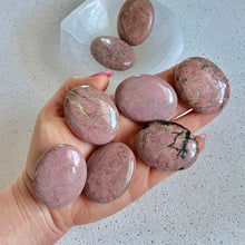 Rhodonite mini palm stone (RMP12)