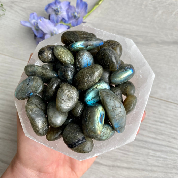 Labradorite tumbled pocket stone crystal (sm)