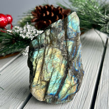 Labradorite (Raw) Stone Specimen (01)